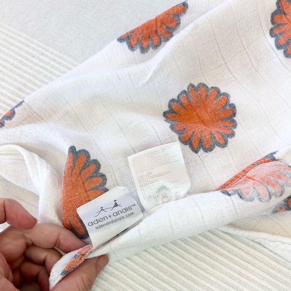 Aden & Anais Bamboo 2-Pack Swaddle Blankets - Picture 5 of 14